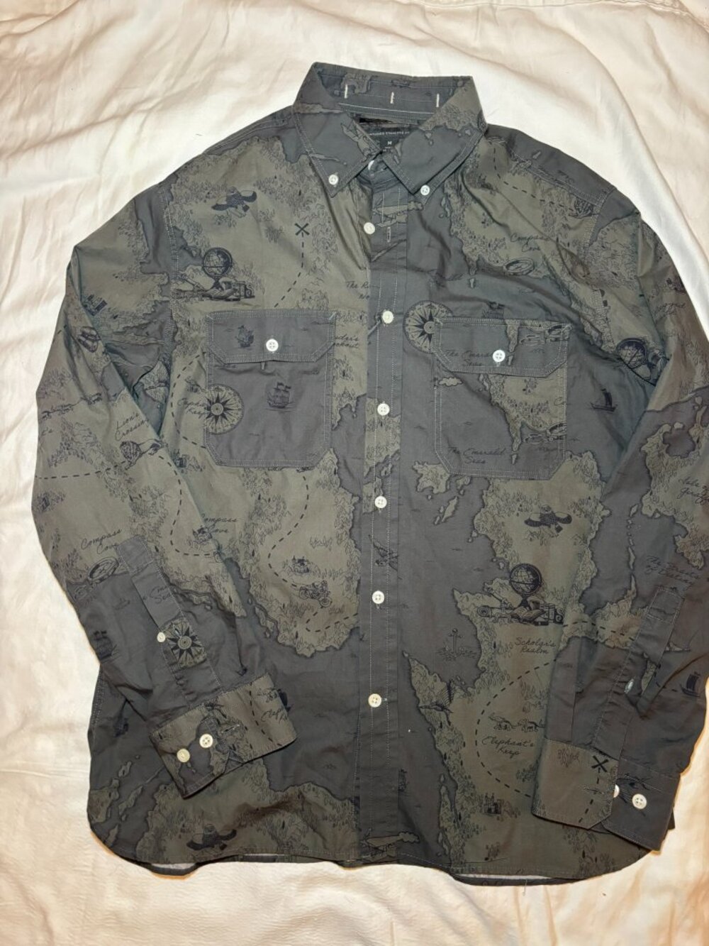 Banana Republic Organic Cotton Shirt Men’s M Gray Olive World Map Travel Print